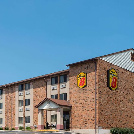 Super 8 By Wyndham St Charles Hotel Saint Charles Bagian luar foto